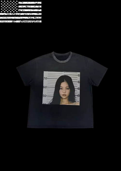 ‘MUGSHOT’ TEE 𖦏